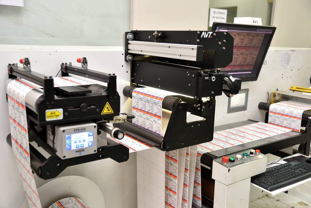 Intelligent quality control system in barcode label printing machine for accurate label manufacturing